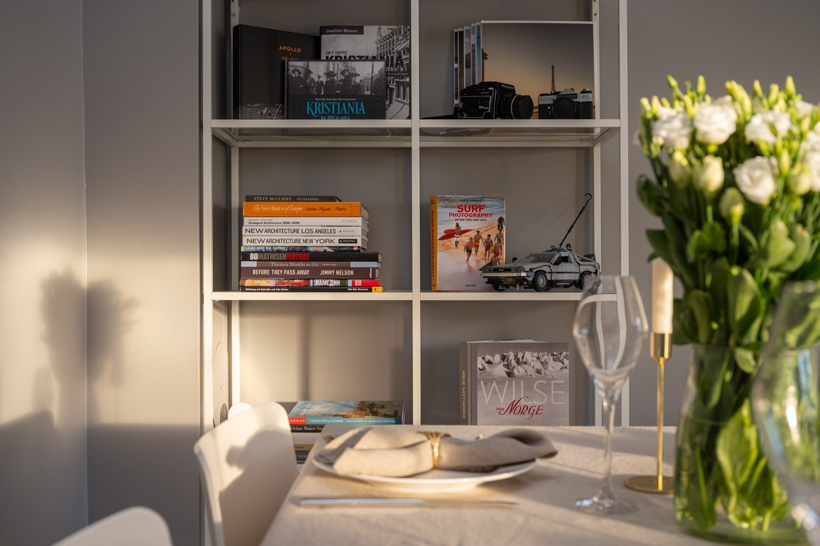 Alle vegger i leiligheten ble sparklet og malt i 2024, noe som gir et helhetlig og rent uttrykk.Alle vegger i leiligheten ble sparklet og malt i 2024, noe som gir et helhetlig og rent uttrykk. Galleribilde