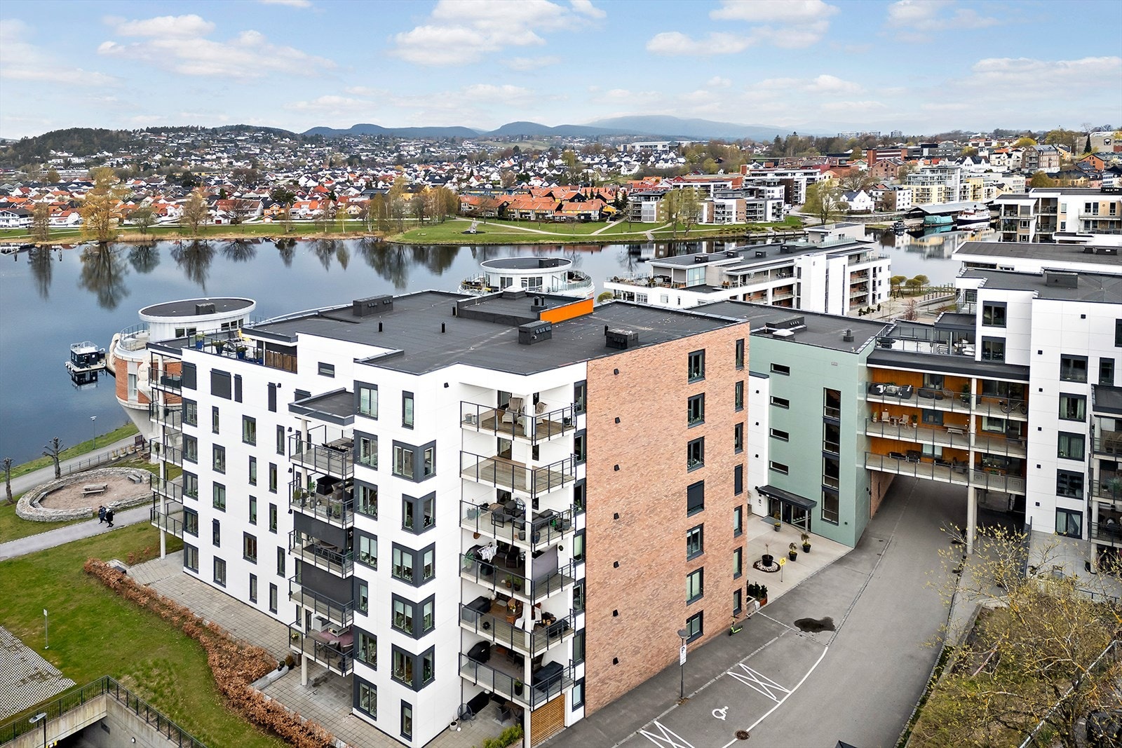 Populær og sentral beliggenhet på Klosterøya - gangavstand til sentrum og Herkules Galleribilde