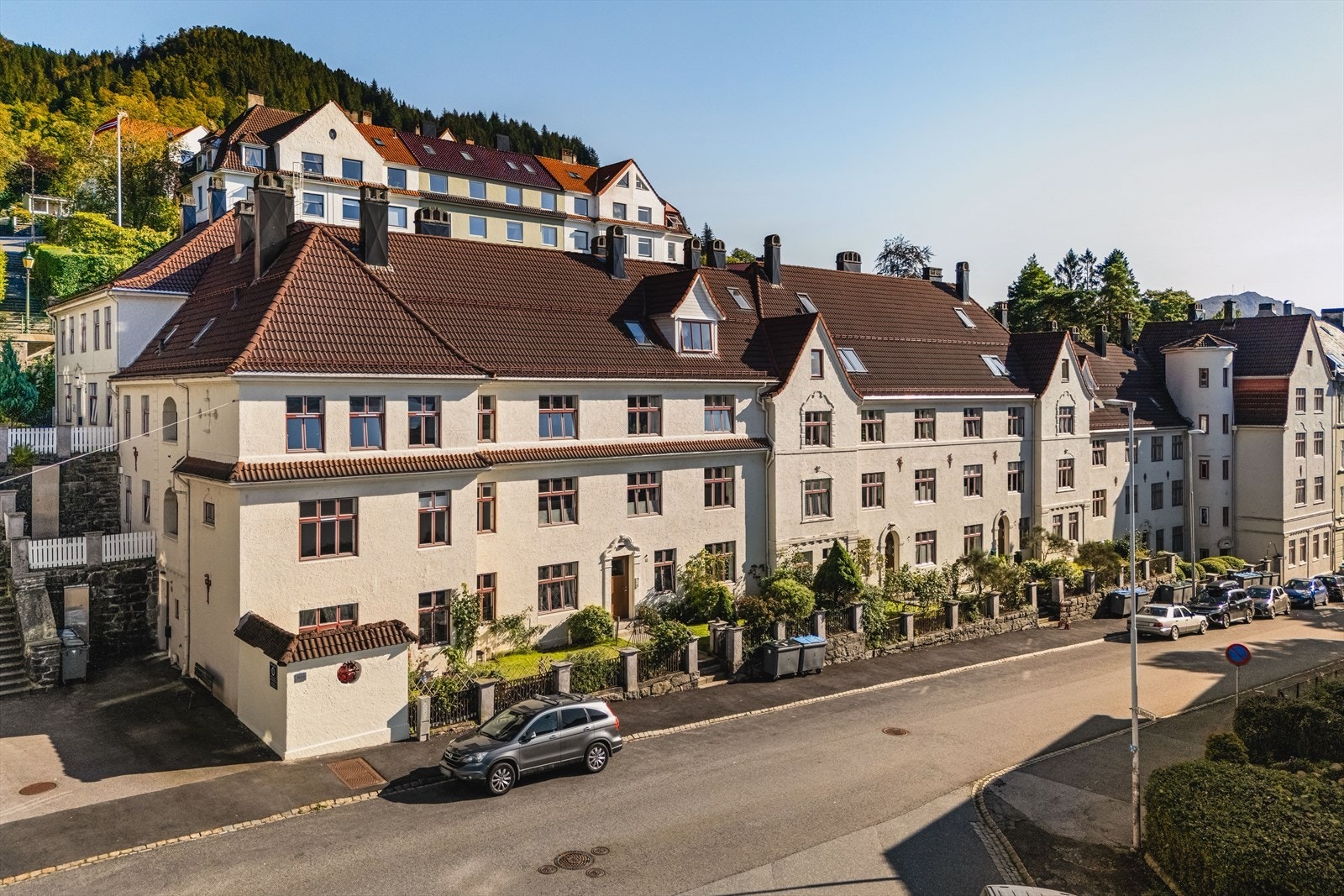 Lev livet i sus å dus med denne magiske beliggenheten - nærmest umiddelbar nærhet til alt. Galleribilde