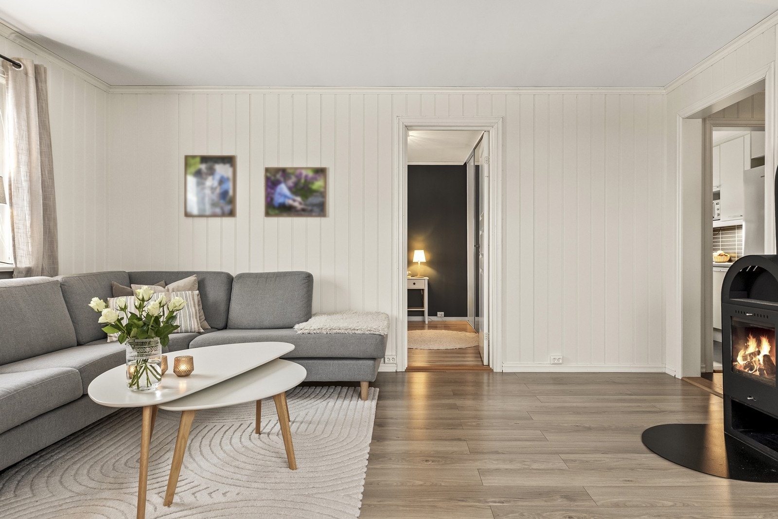 Slettmalte vegger gir et nøytralt og tidløst interiør. Galleribilde