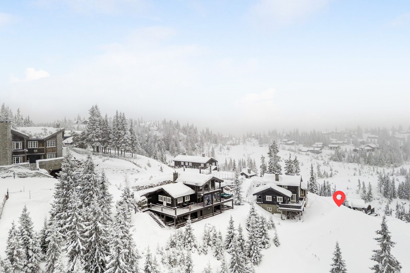 Velkommen til visning! Pilen markerer ski-inn/out. Galleribilde