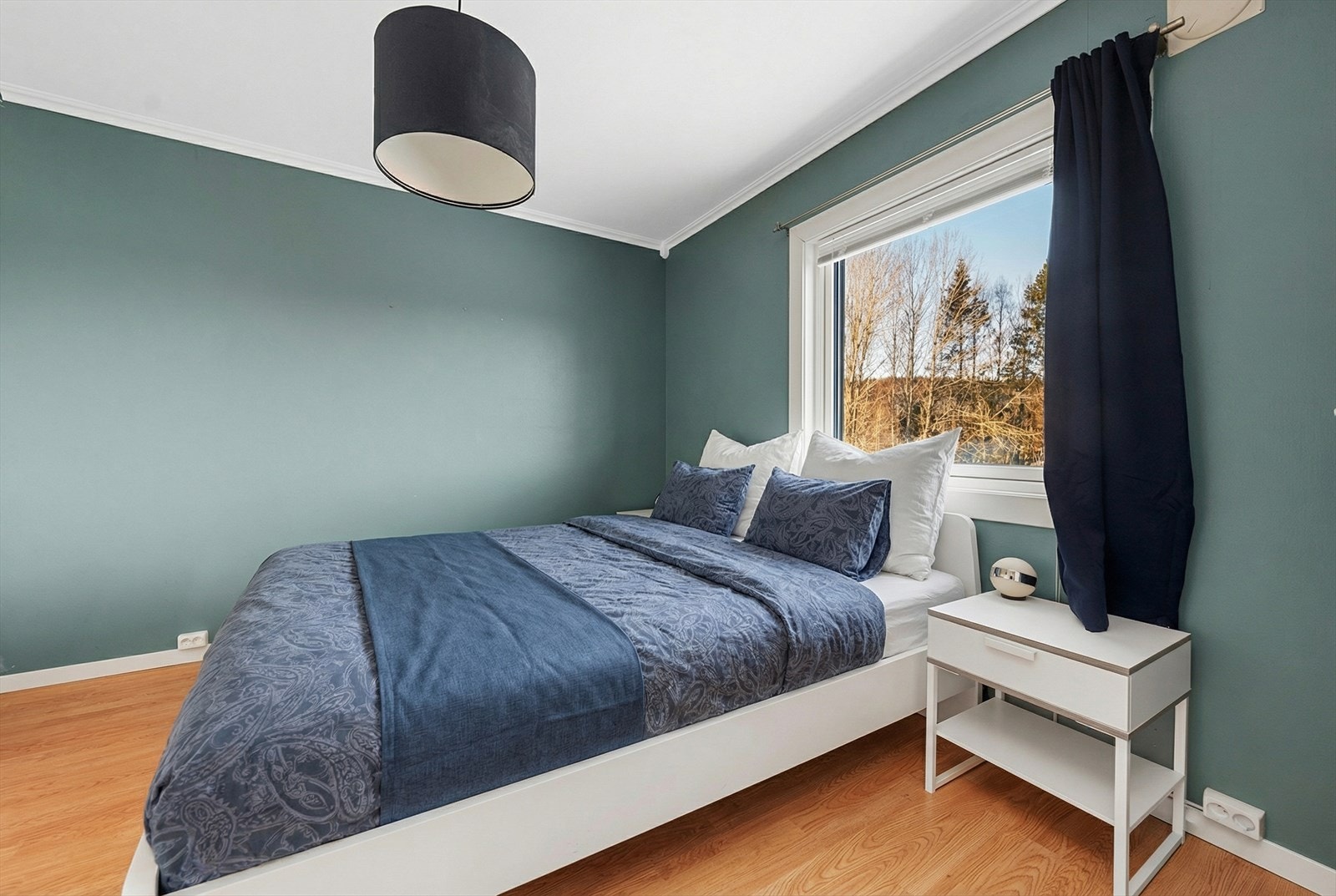 Romslig soverom Galleribilde