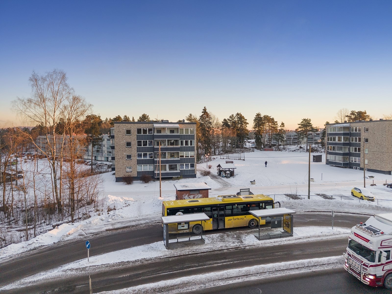 Umiddelbar nærhet til bussholdeplass Galleribilde