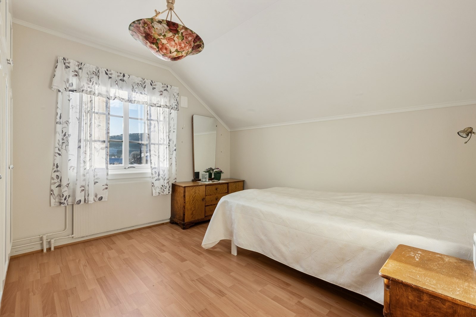 Soverom lll Galleribilde