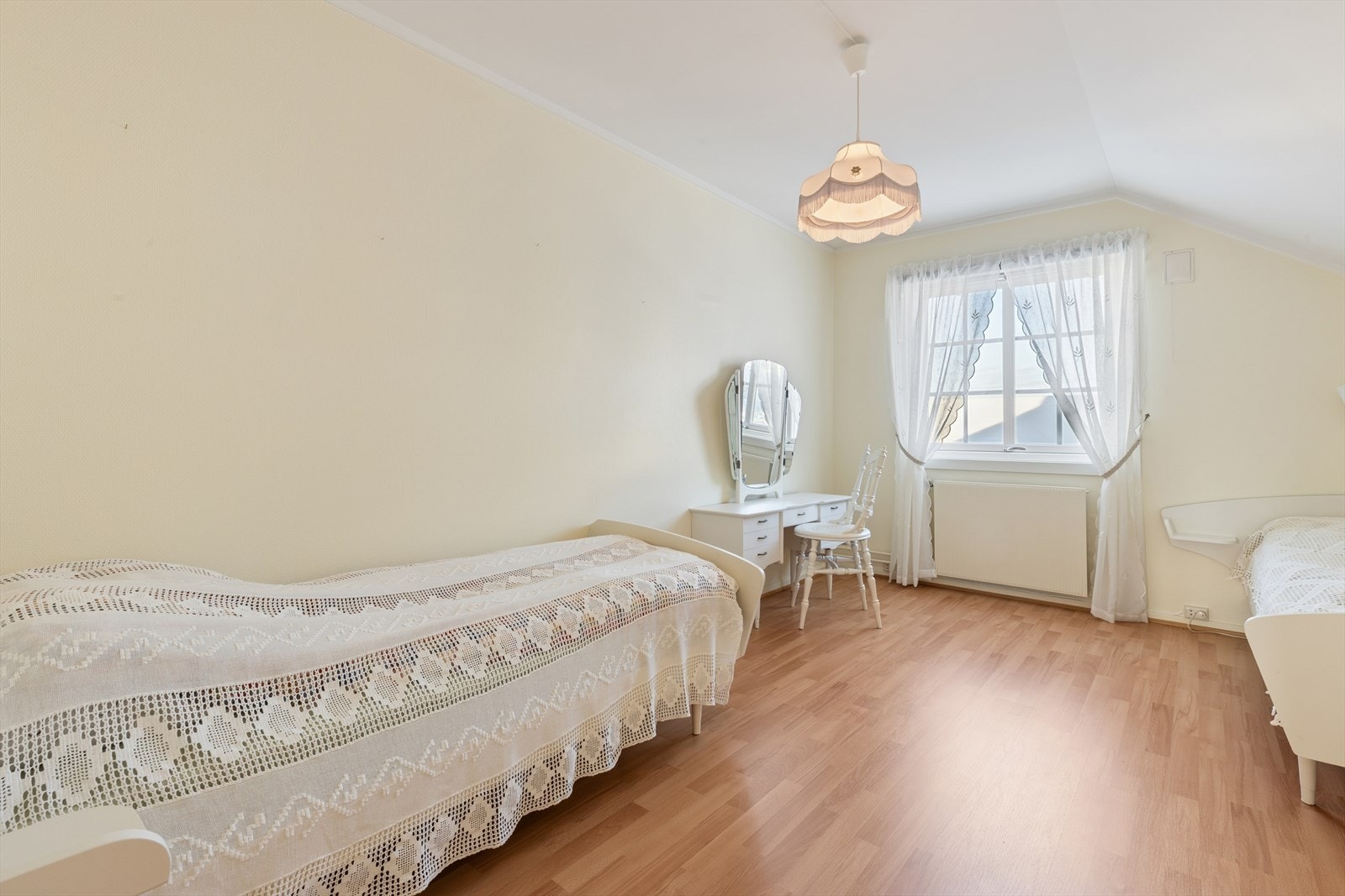 2 etg. inneholder bl.a 4 gode soverom. Galleribilde