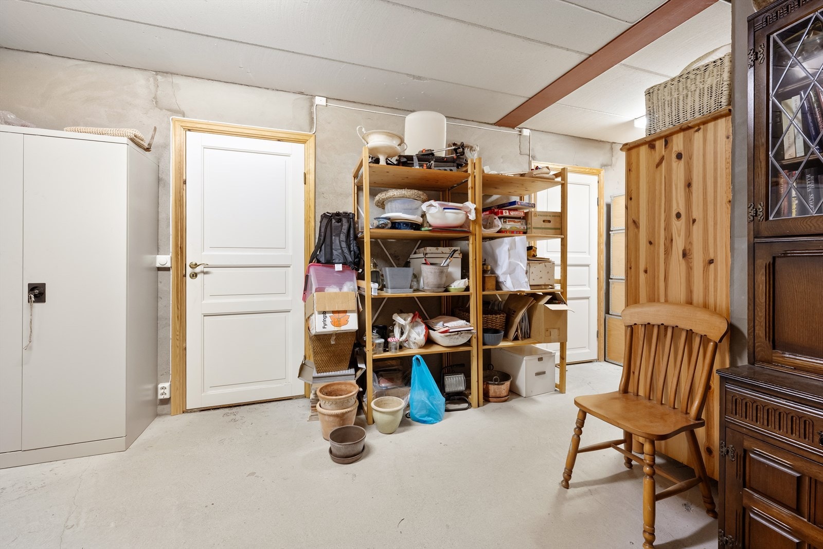 Det er flere rom som egner seg godt til lagring, verksted eller treningsrom etter behov Galleribilde