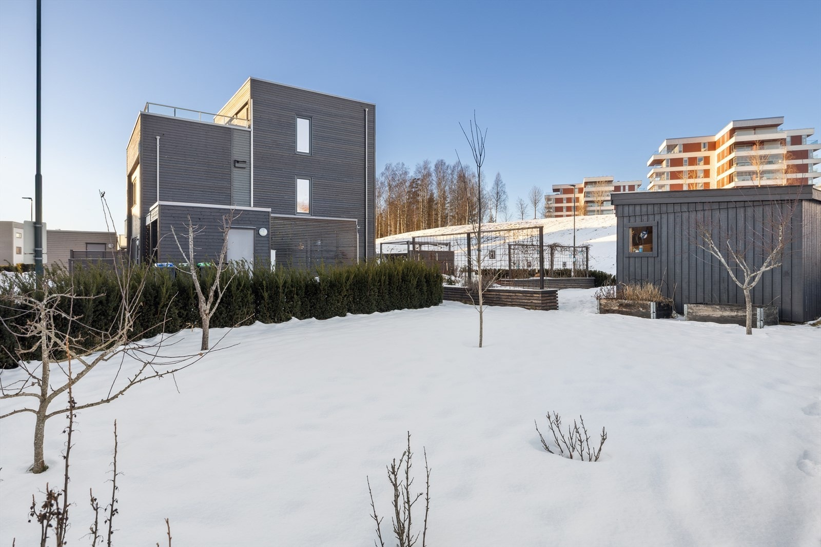 Boligen ligger fint til i et hyggelig og barnevennlig nabolag med kort gangavstand til bla. Vestby skole. Galleribilde