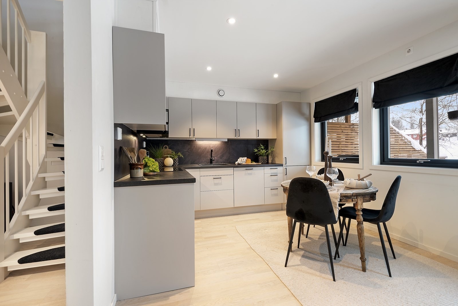 Innredning i vinkel. Galleribilde