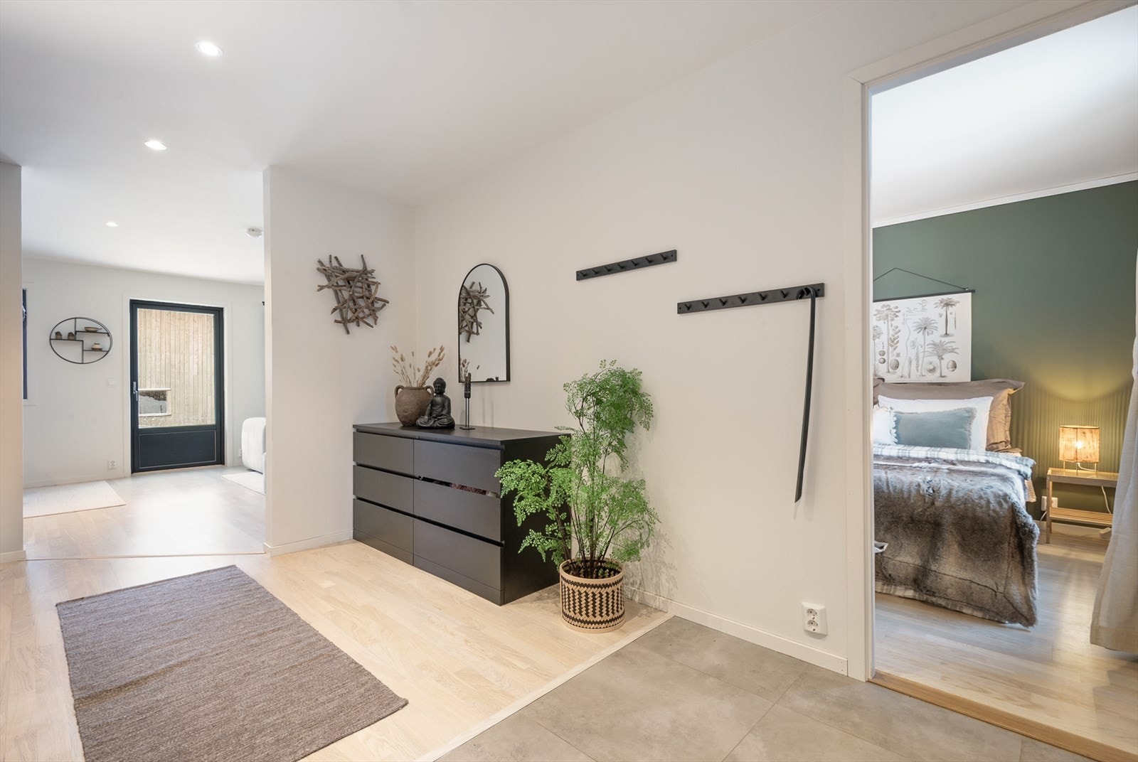 Soverom med adkomst til gang. Galleribilde