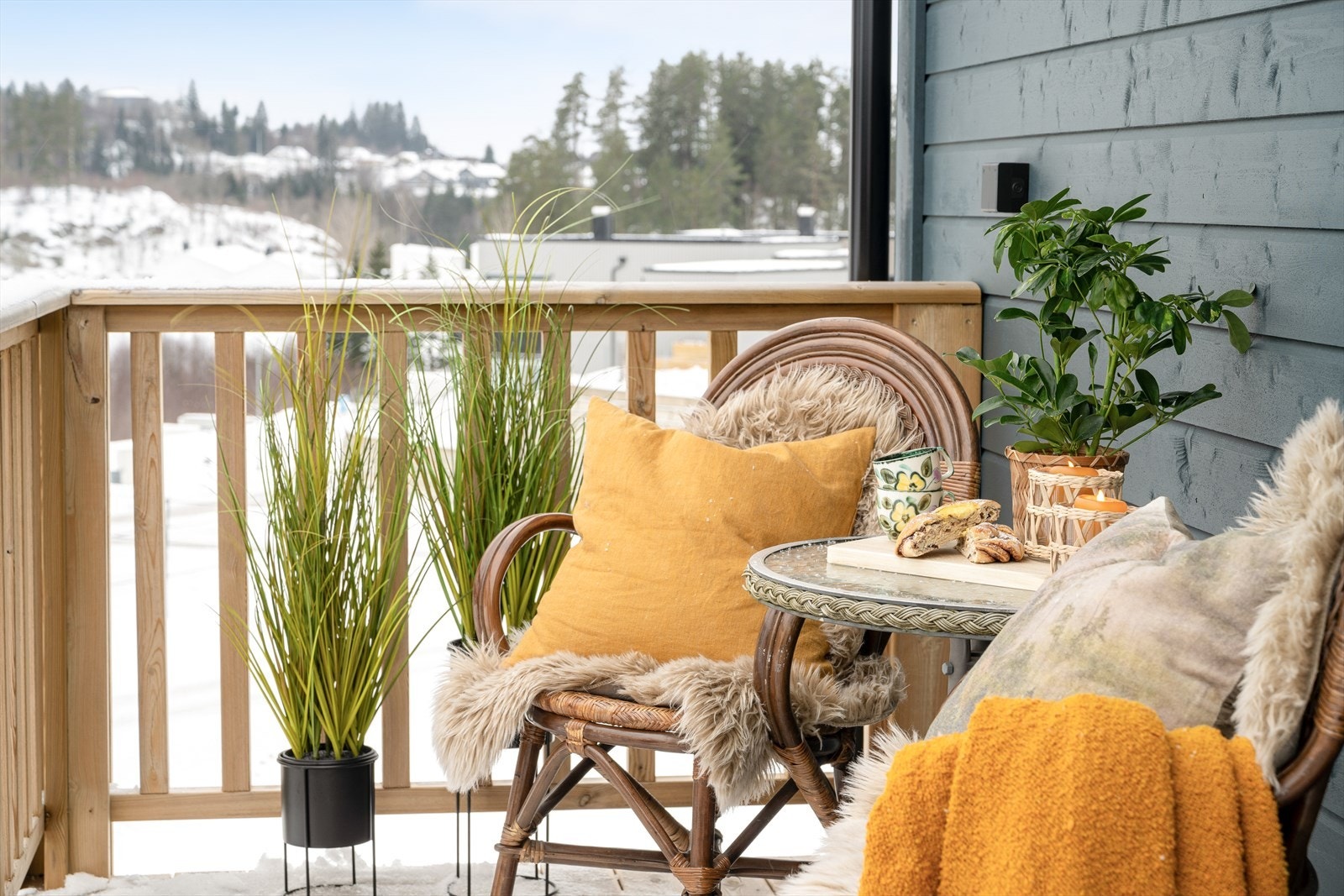 Her kan du invitere til hyggelige sommerkvelder eller skape din egen lille grønne oase. Galleribilde