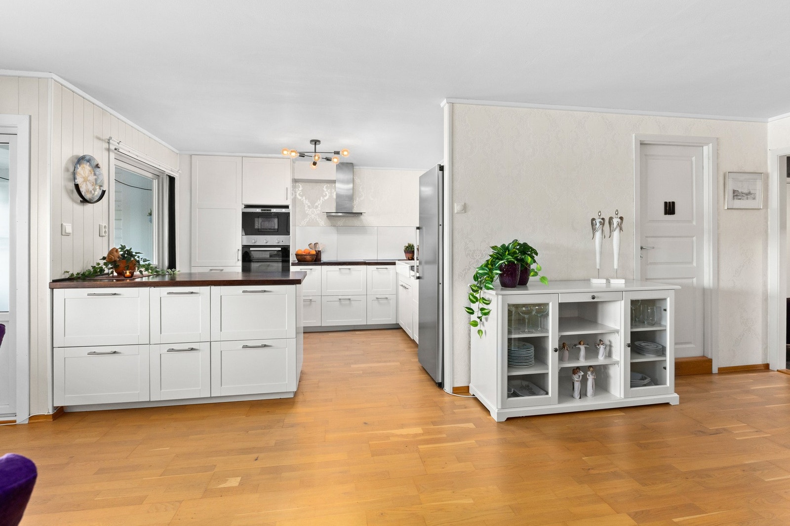 Leiligheten ligger i byggets første etasje og har dermed en svært enkel adkomst. Galleribilde