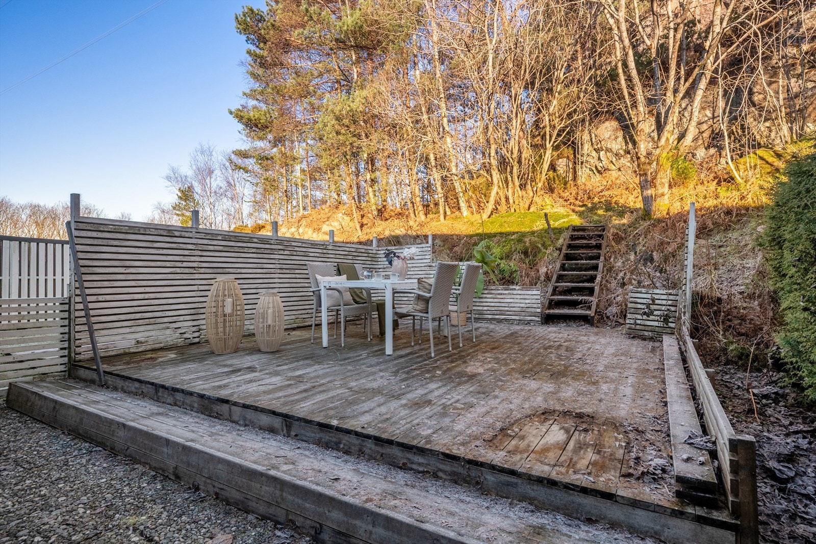 - Terrassen måler ca. 23,5m² - Galleribilde