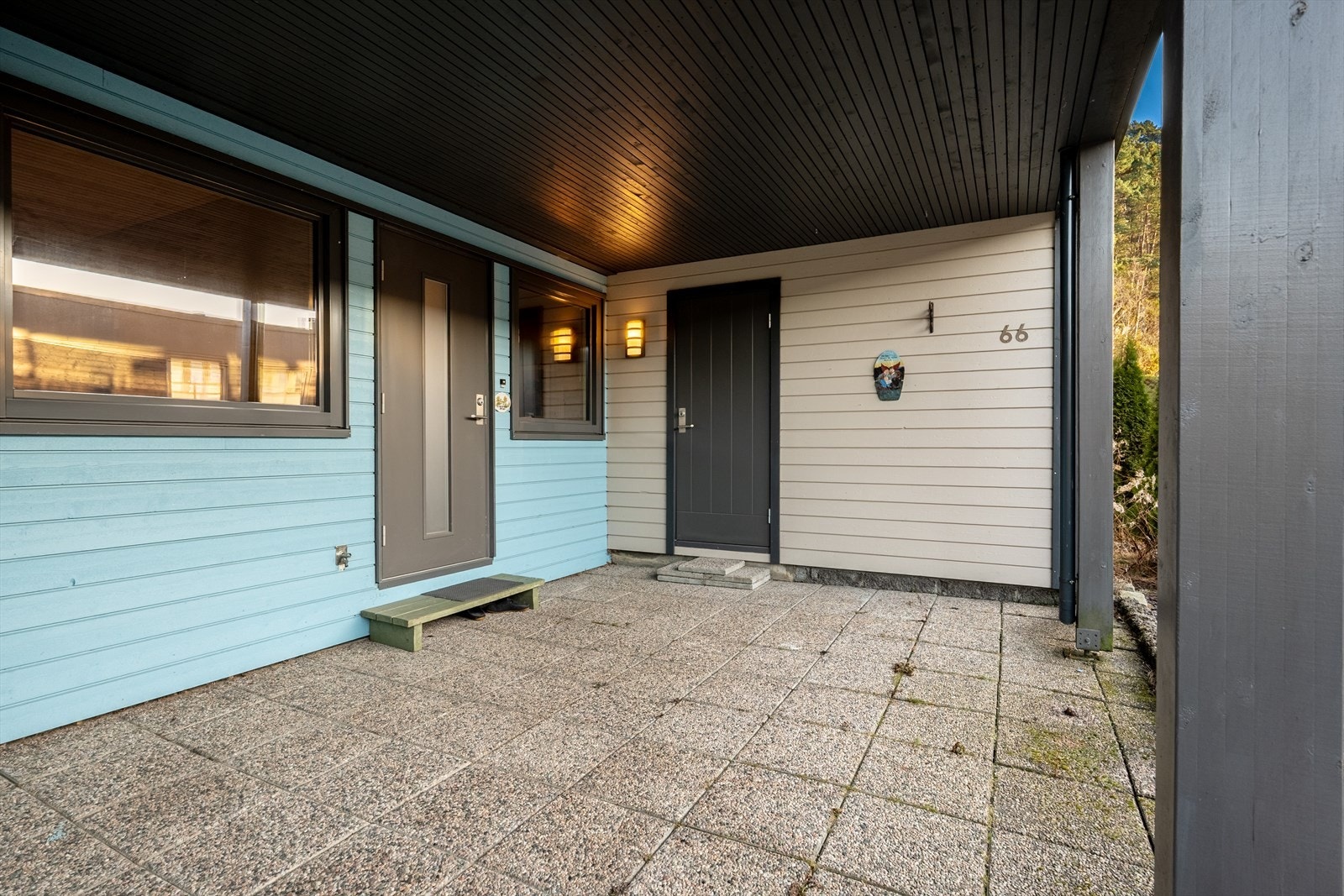 - Overbygget inngangsparti med direkte tilkomst til ekstern bod på 5m² - Galleribilde