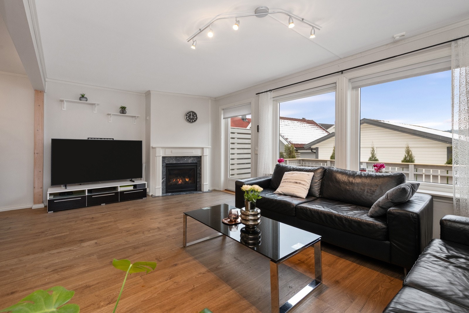 Fra stuen er det utgang til vestvendt balkong Galleribilde