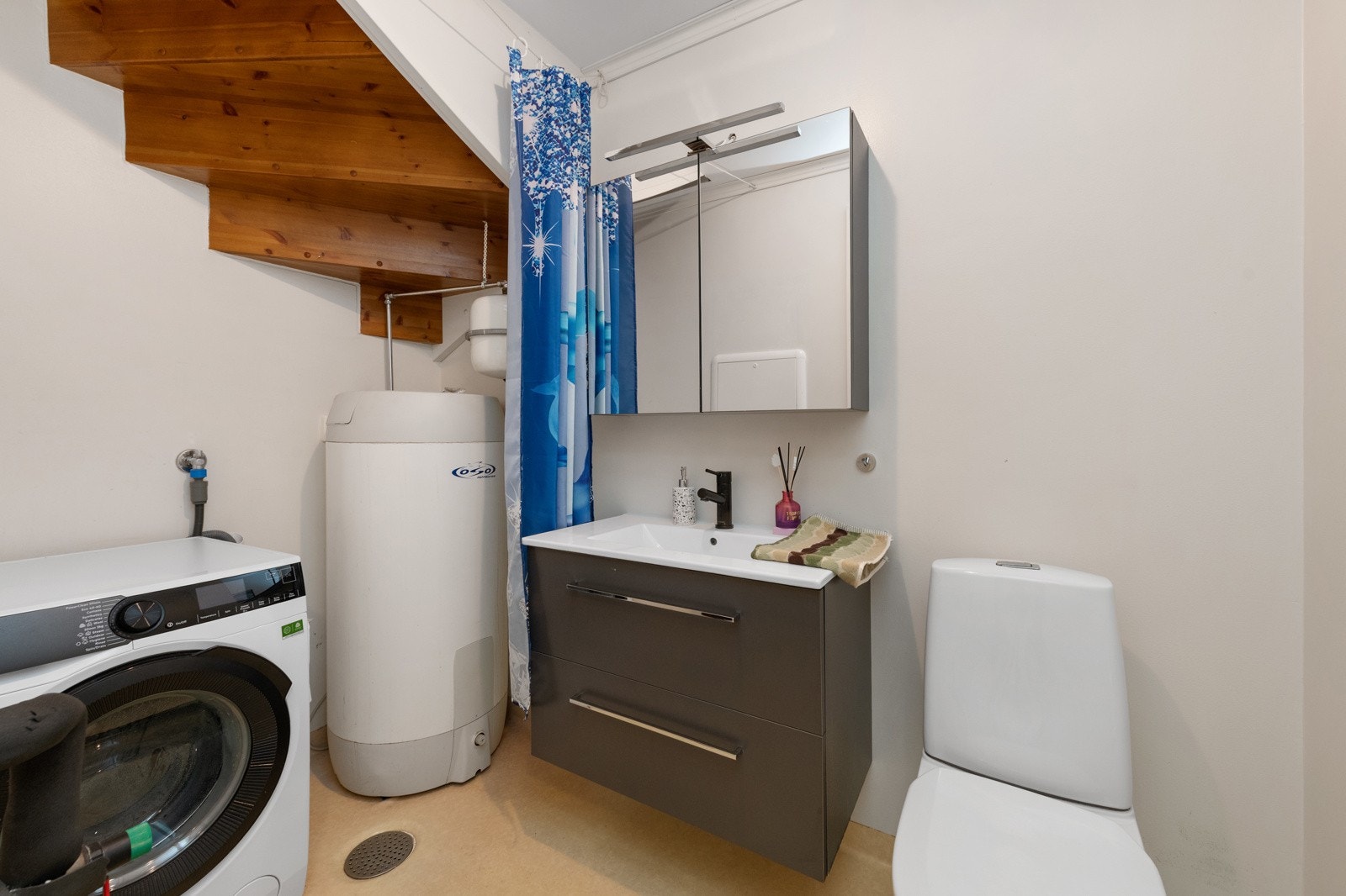 Vaskerom/toalett 1. etasje Galleribilde