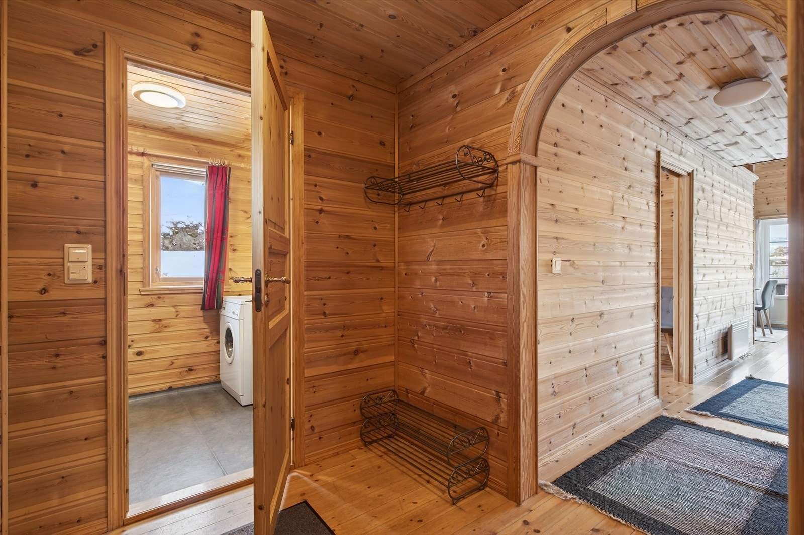 Gang med plass for oppheng Galleribilde