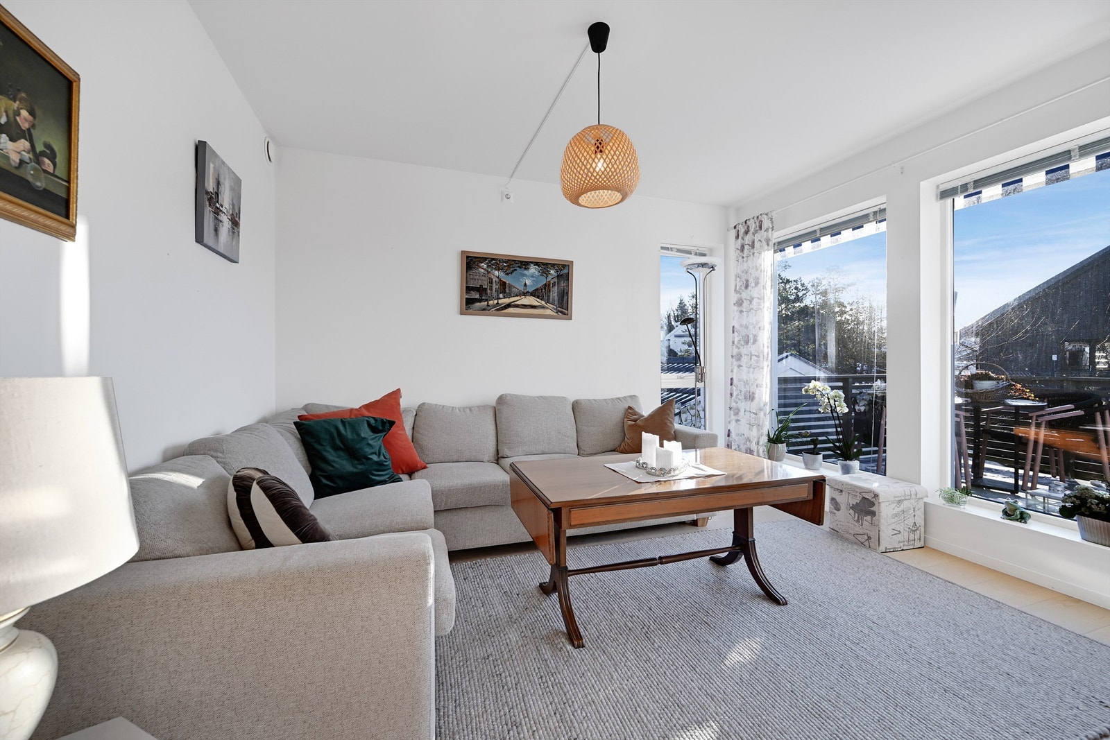 Den smarte og arealeffektive planløsningen gir en god romfølelse og gjør boligen både funksjonell og lett å møblere. Galleribilde