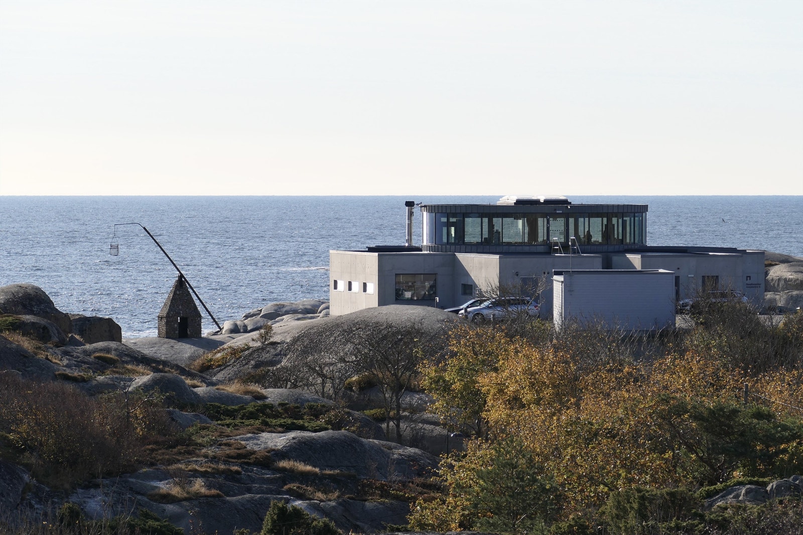 Verdens Ende - en del av Færder Nasjonalpark, hyggelige restauranter og isbar på Hvasser, samt mange hyggelige strand- og badeområder. Galleribilde