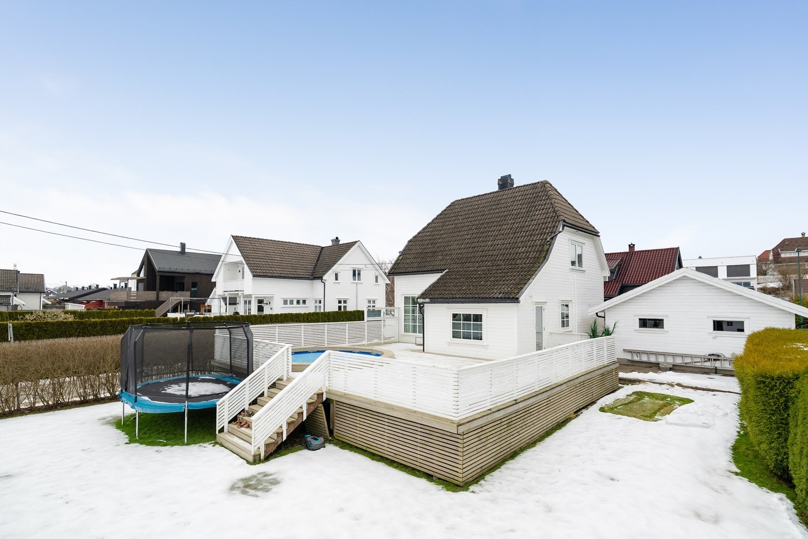 EiendomsMegler1 ved Jørgen E. Thorkildsen presenterer Furuheimvegen 36! Foto: Inbovi Galleribilde