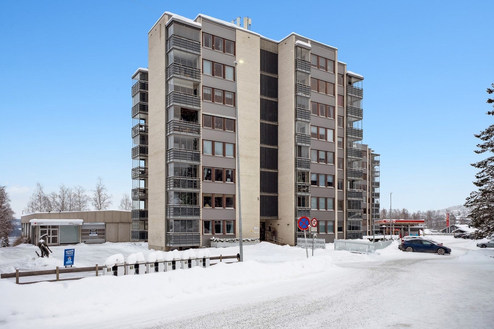 Leiligheten ligger i et etablert boligområde på Kopperud. Galleribilde