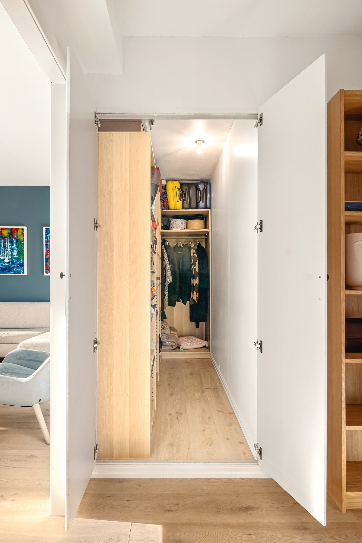 Like ved soverommet finner man en praktisk bod som kan benyttes til ekstra oppbevaring Galleribilde