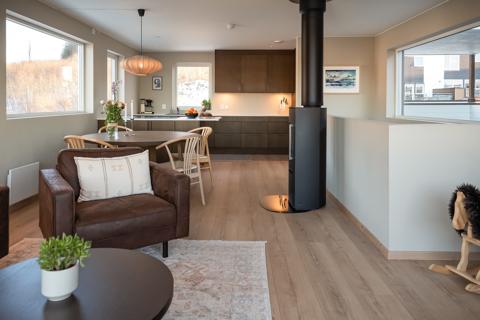 1-stavs laminat fra Berry Alloc og moderne fargevalg gjør det også enkelt å innrede etter egen smak og stil. Galleribilde