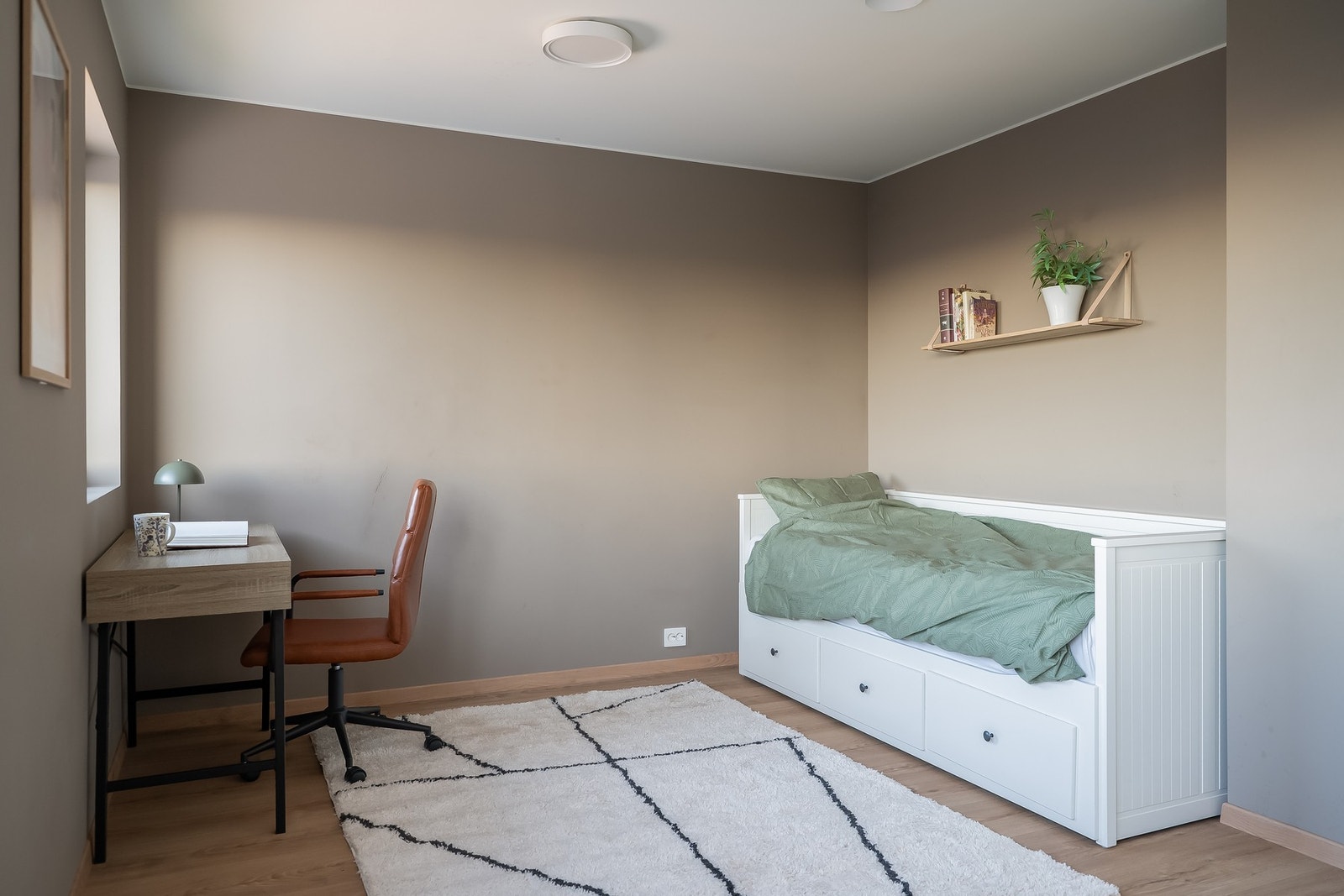 Flere bruksmuligheter pga rommets størrelse( 15,3m² ). Kan også godt fungere som en ekstra TV-stue. Galleribilde