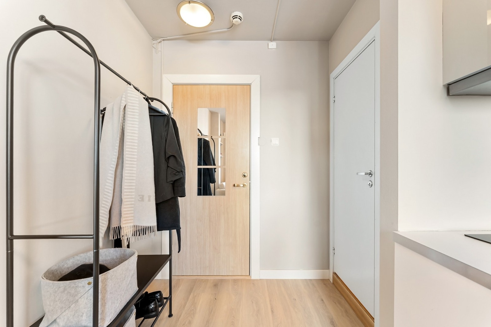 Entré med plass til oppbevaring av yttertøy. Galleribilde