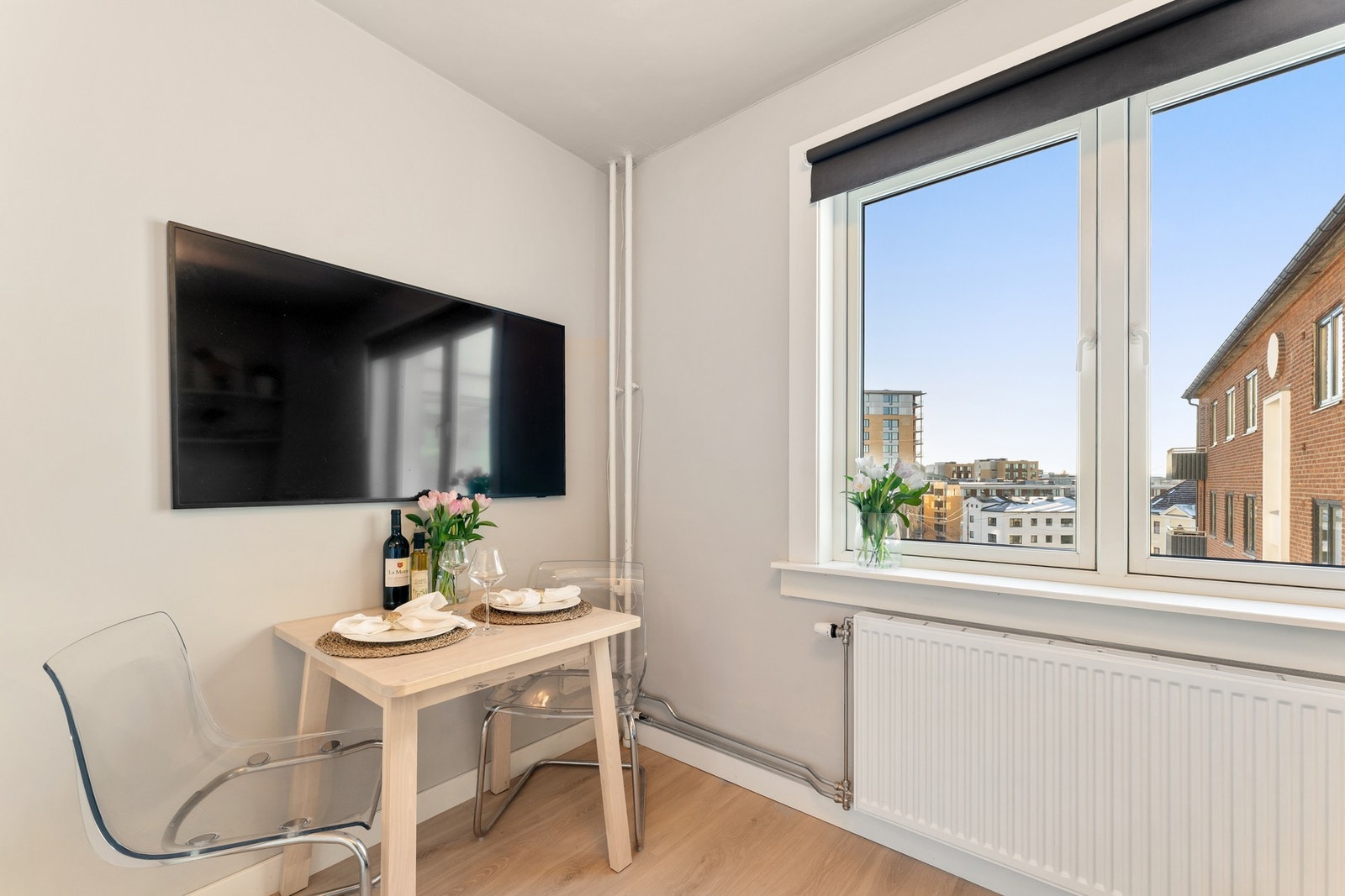 Gulv og radiator ble byttet høst og vinter 2025/2026. Galleribilde