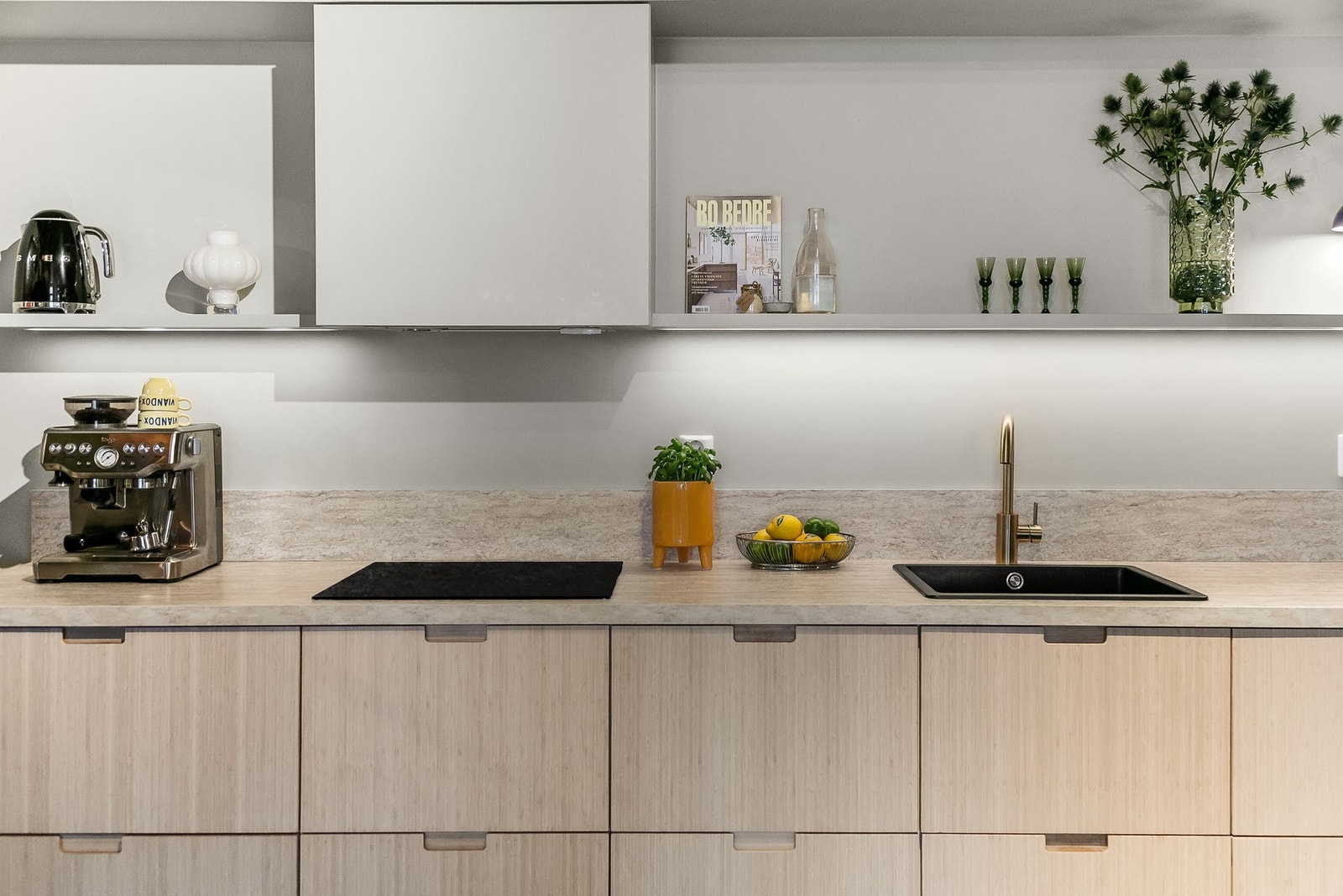 Lekker og stilren kjøkkeninnredning fra 2022. Galleribilde