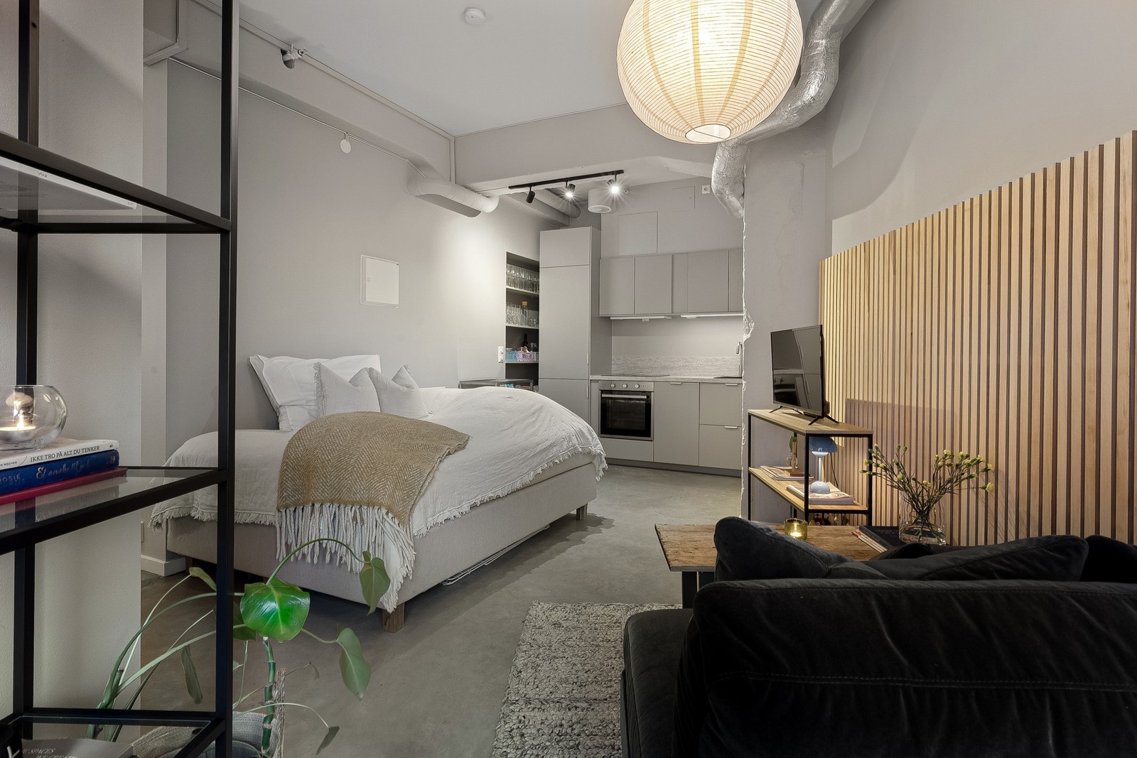 Det er gjort flere elektriske arbeider i leiligheten i 2022 og 2024, se tilstandsrapport og egenerklæringsskjema for mer informasjon. Galleribilde