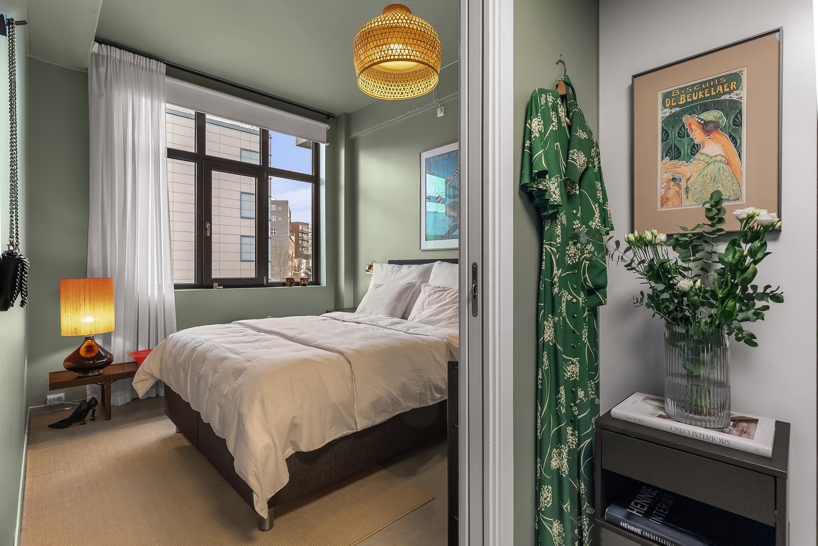 Ved stuen har hovedsoverommet en egen "fløy". Galleribilde