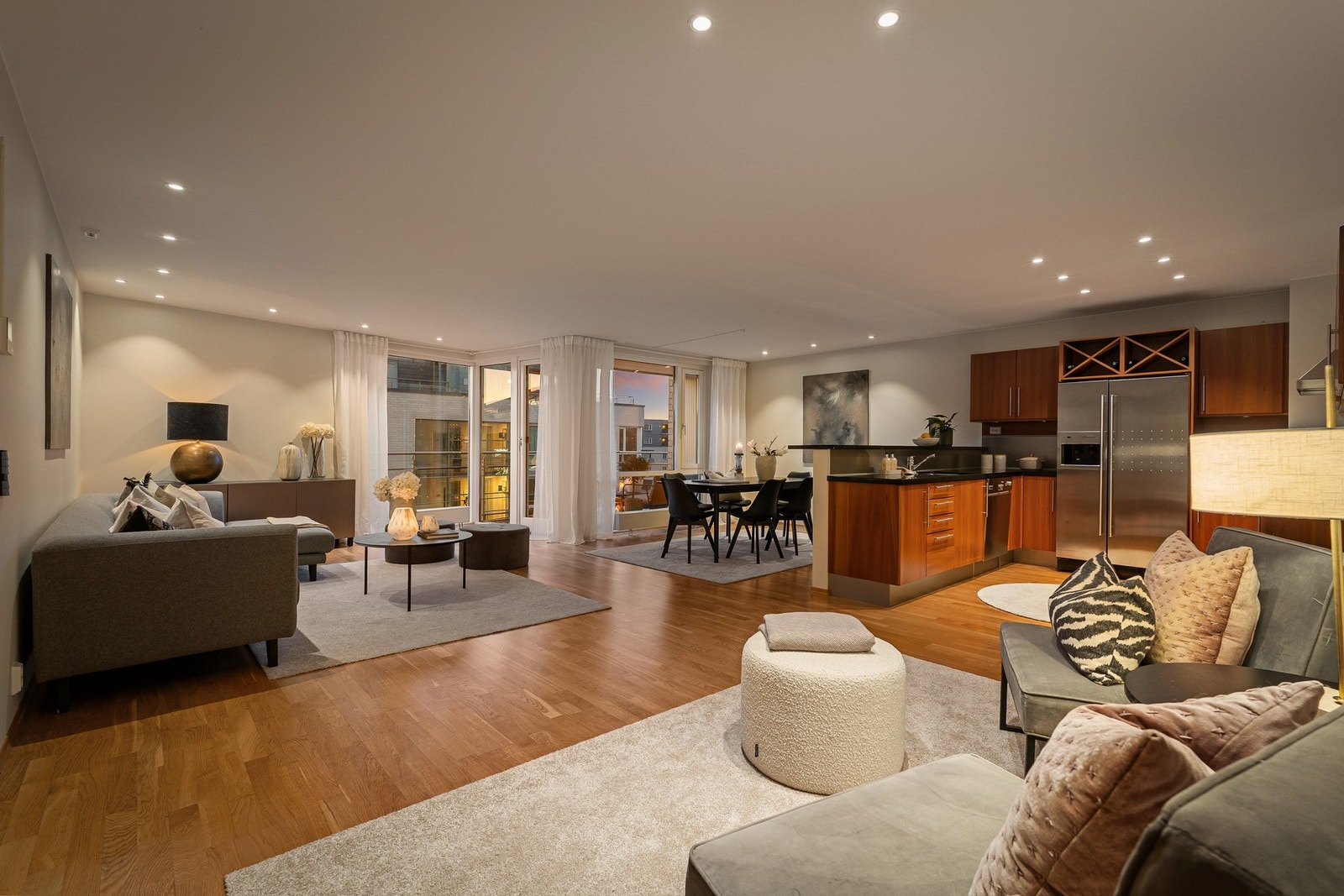 Leiligheten ligger i 6.etasje og har en ypperlig beliggenhet i bygget. Galleribilde