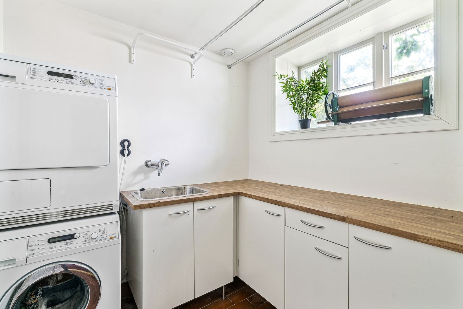 Vaskerom i underetasje. Galleribilde