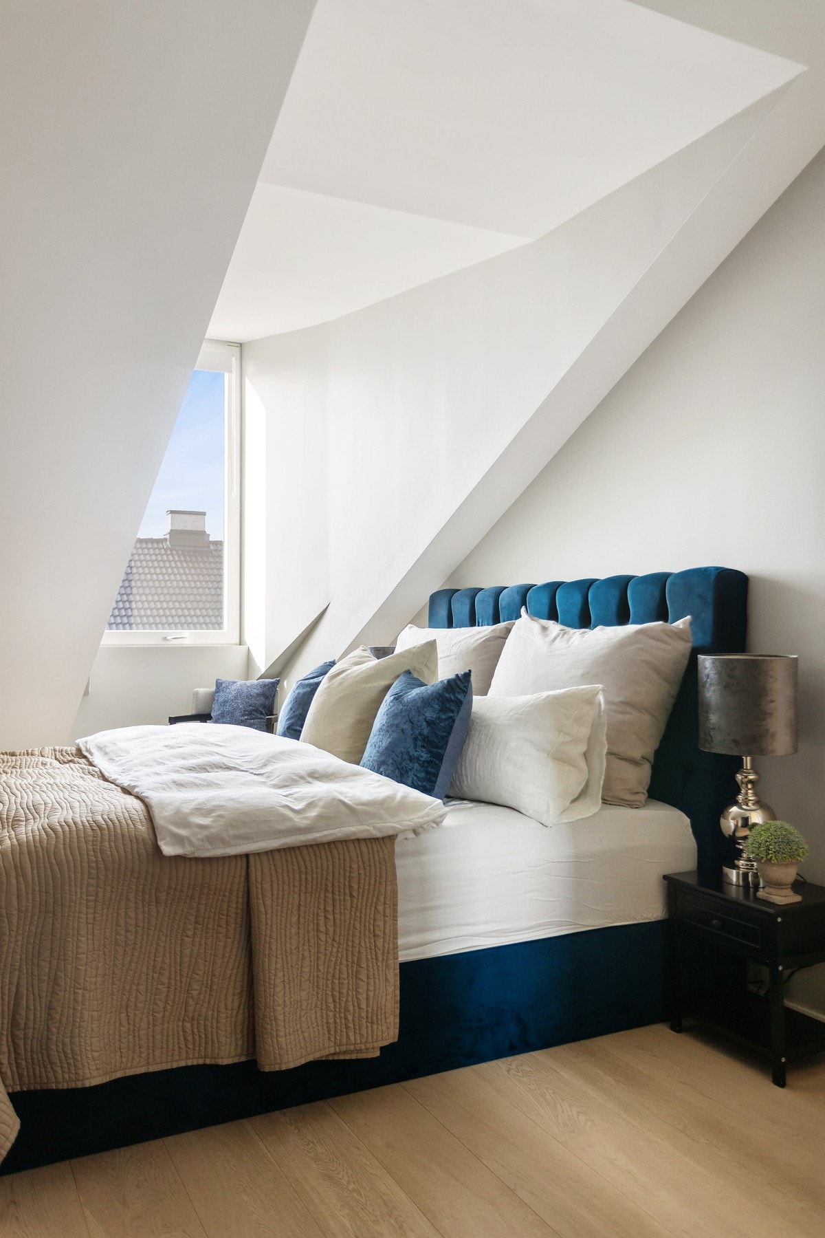 Leiligheten har to gode og velplasserte soverom, begge med lite innsyn. Galleribilde