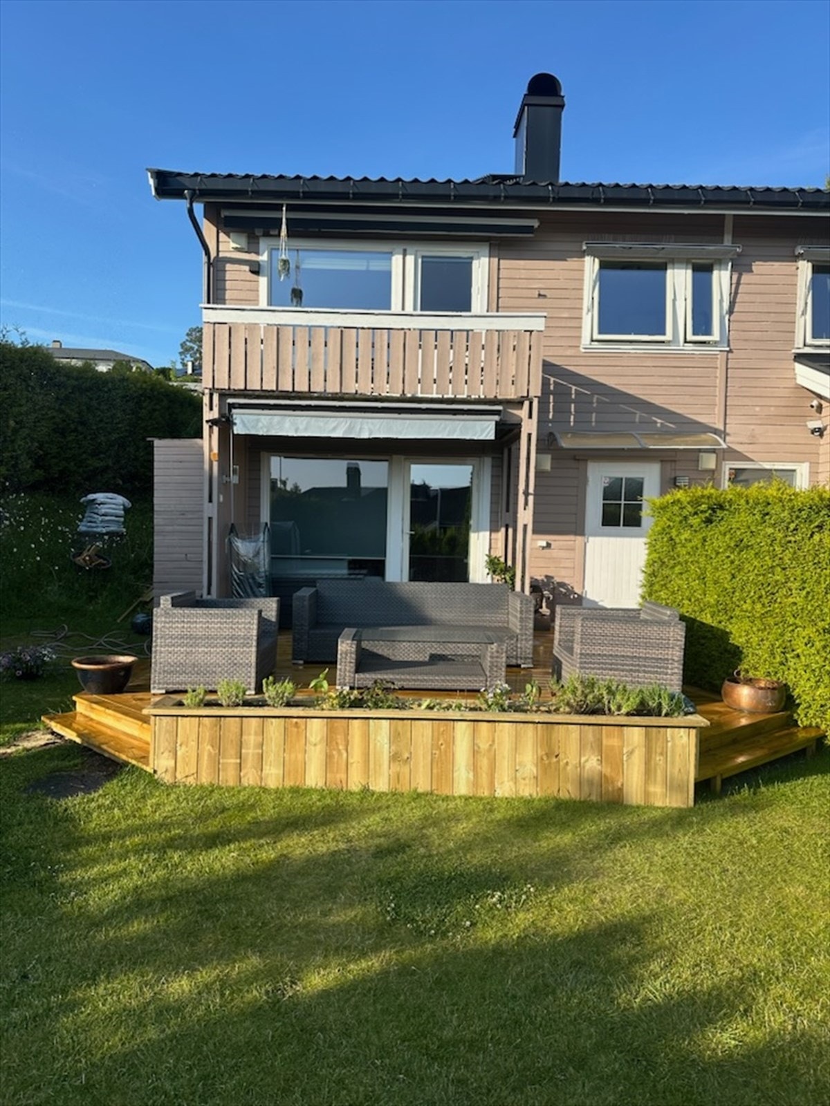 Terrasse (sommerbilde) - Selgers bilde Galleribilde