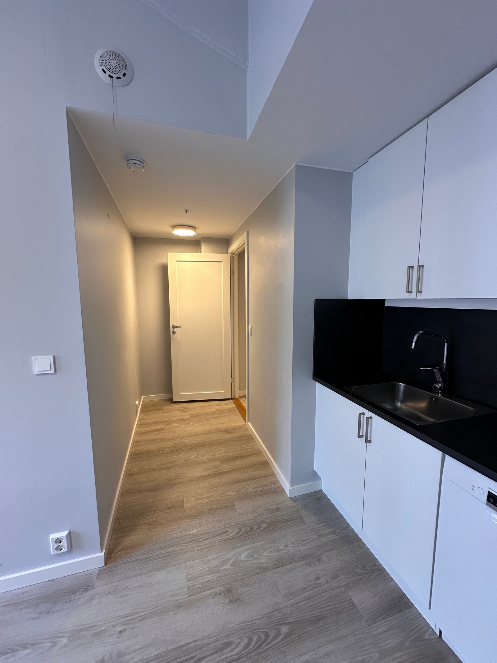 Fra stuen mot entreen Galleribilde