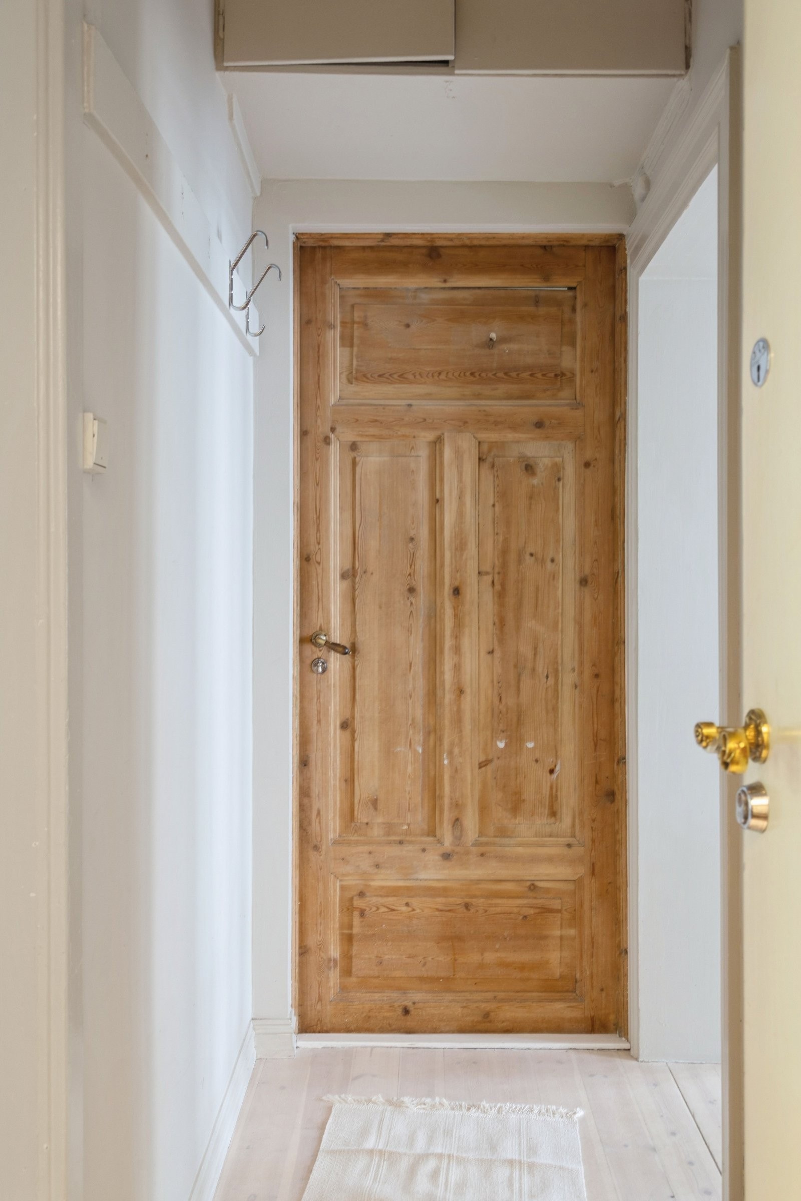 Den orginale tredøren leder inn til hovedsoverommet. Galleribilde