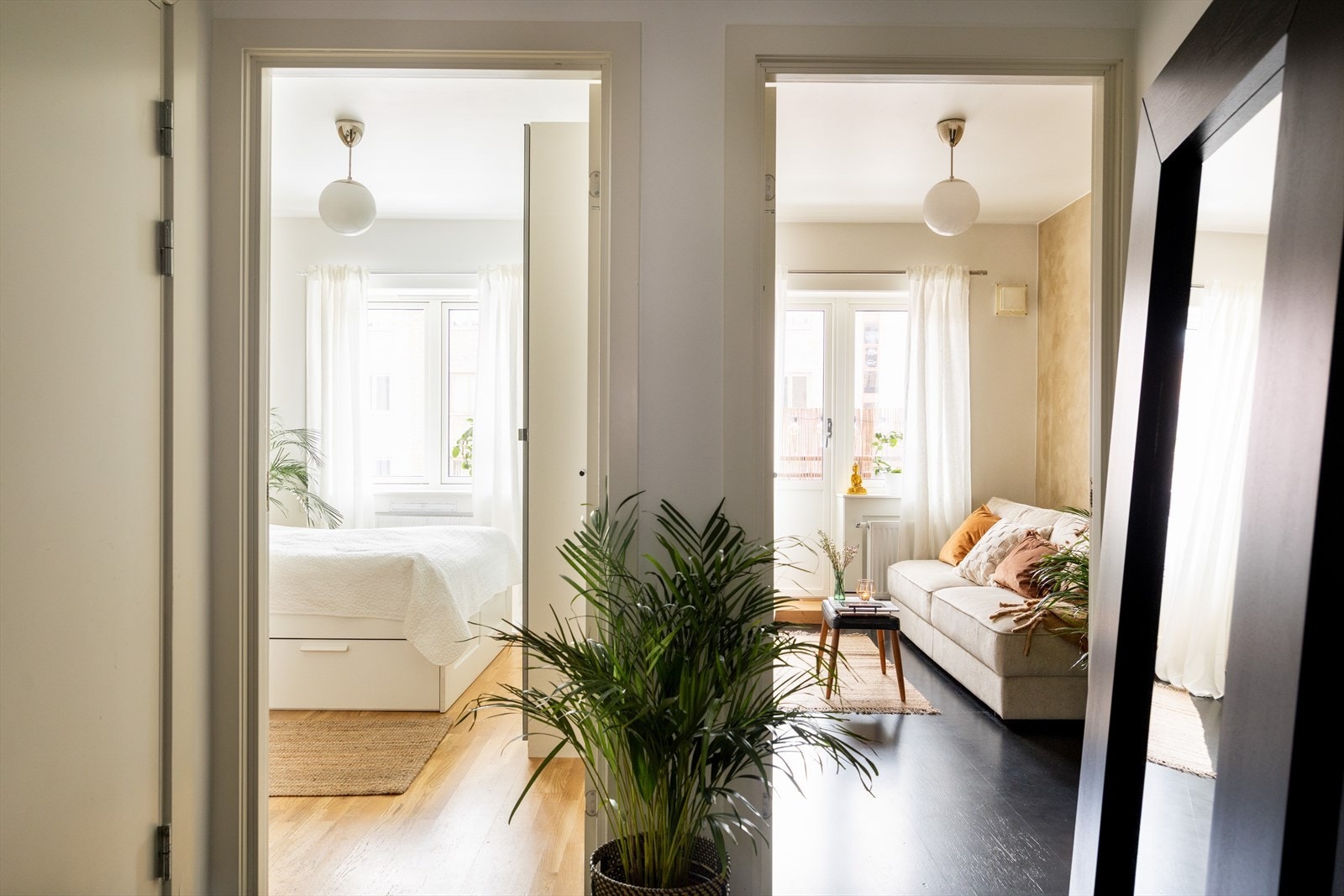 Begge soverommene vender mot rolig bakgård. Galleribilde