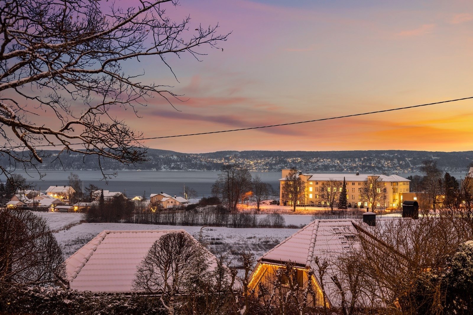 Utsikten kan nytes like godt på dagtid som på kveldstid. Galleribilde