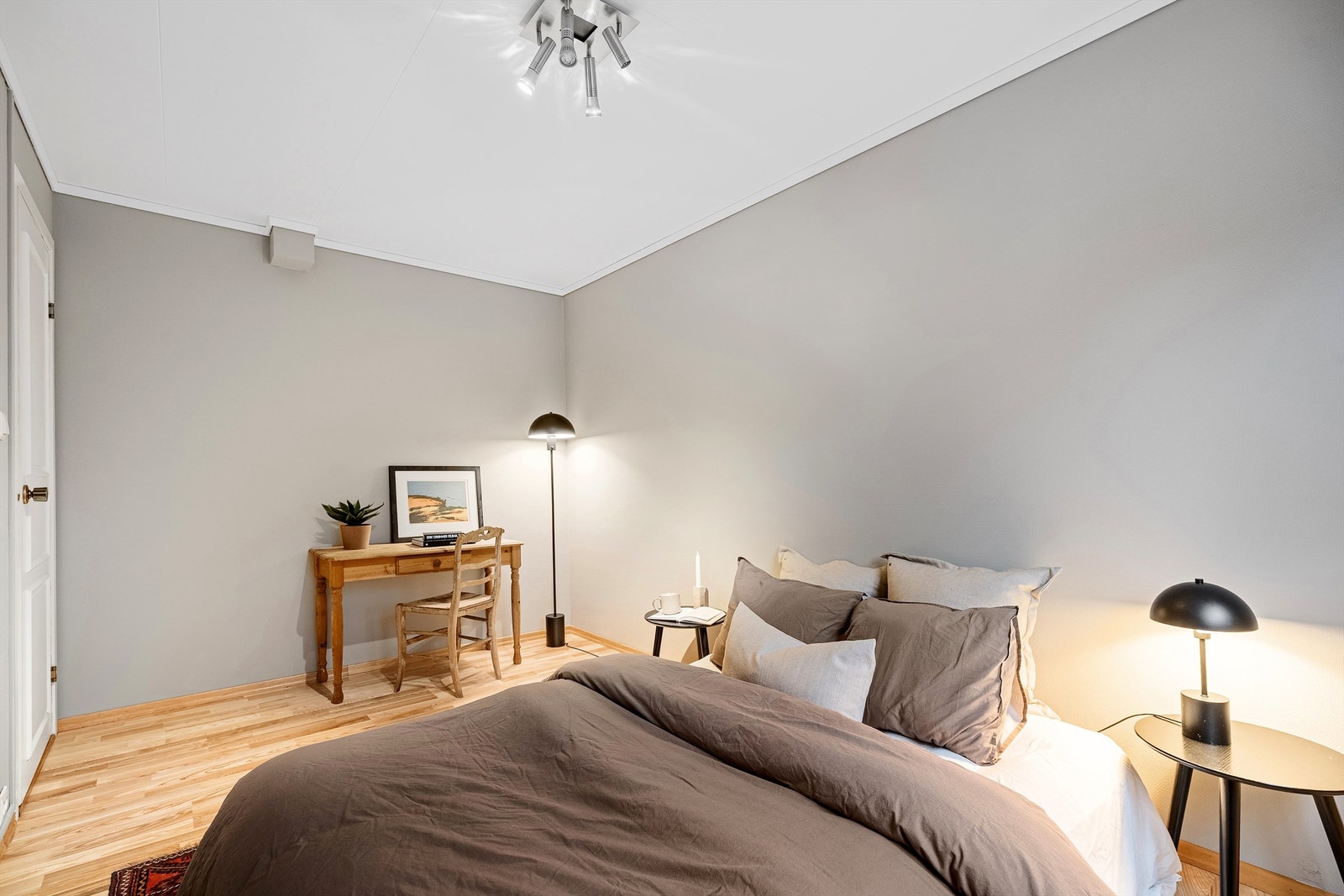 Rommet har en rolig og behagelig atmosfære. Galleribilde