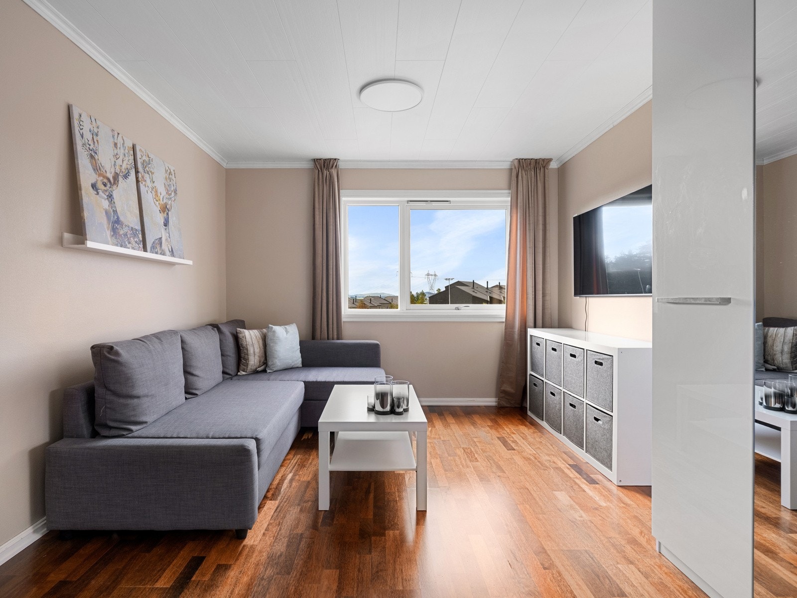 I andre etasje er det lagt vekt på bruk og romfølelse fremfor flest mulig rom. Galleribilde