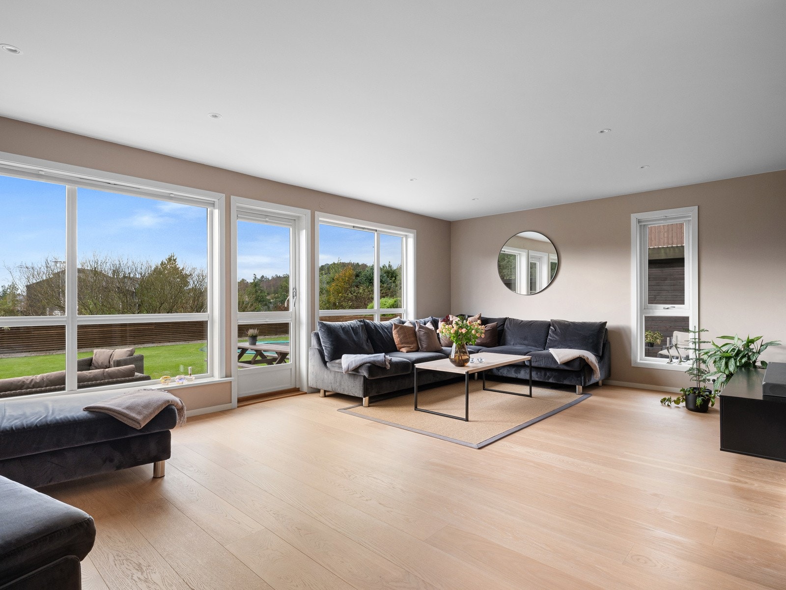 Allrom tilknyttet den flotte hagen. Galleribilde