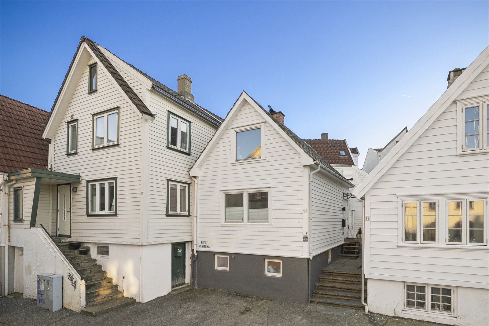 EiendomsMegler1 v/Sjur Svihus har gleden av å presentere denne koselige eneboligen i Vaisenhushusgata 14 Galleribilde