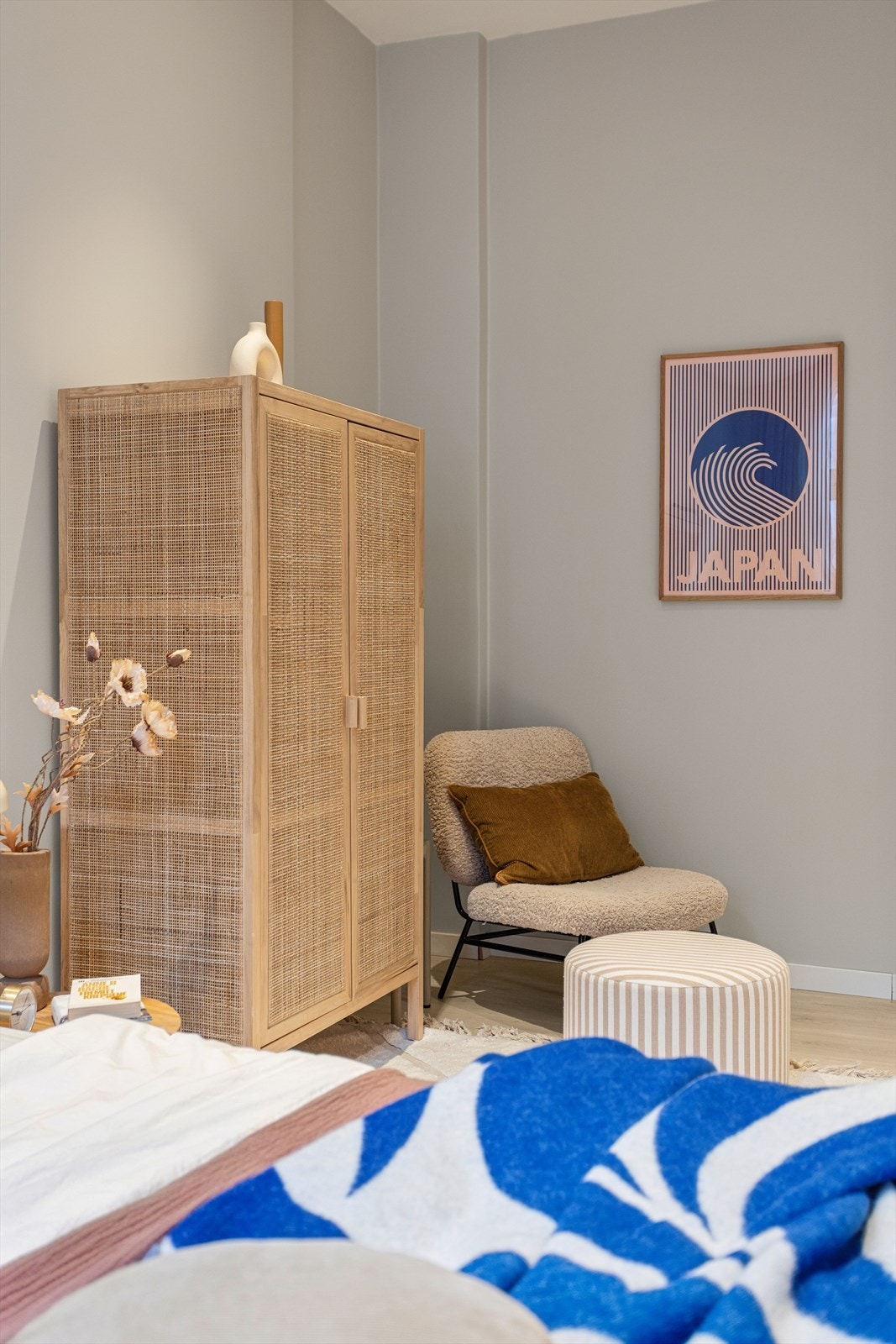 Det er gode muligheter for praktiske garderobeløsninger som sikrer effektiv oppbevaring. Galleribilde