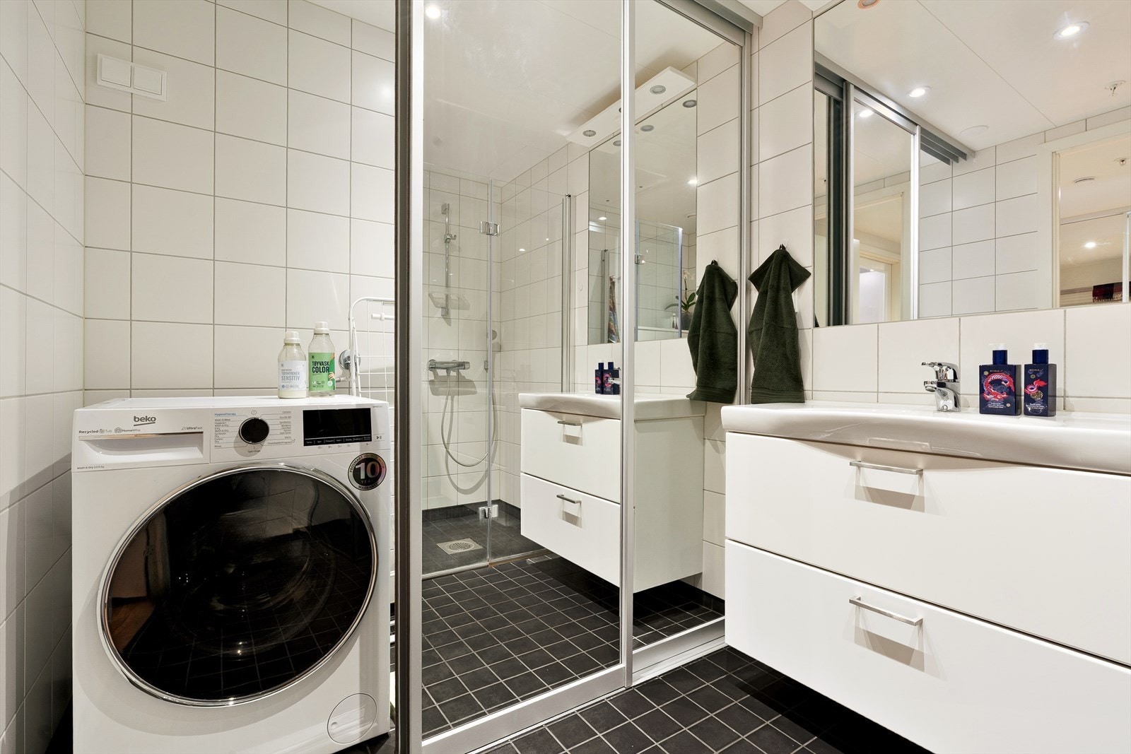 Varmekabler i gulv på badet Galleribilde