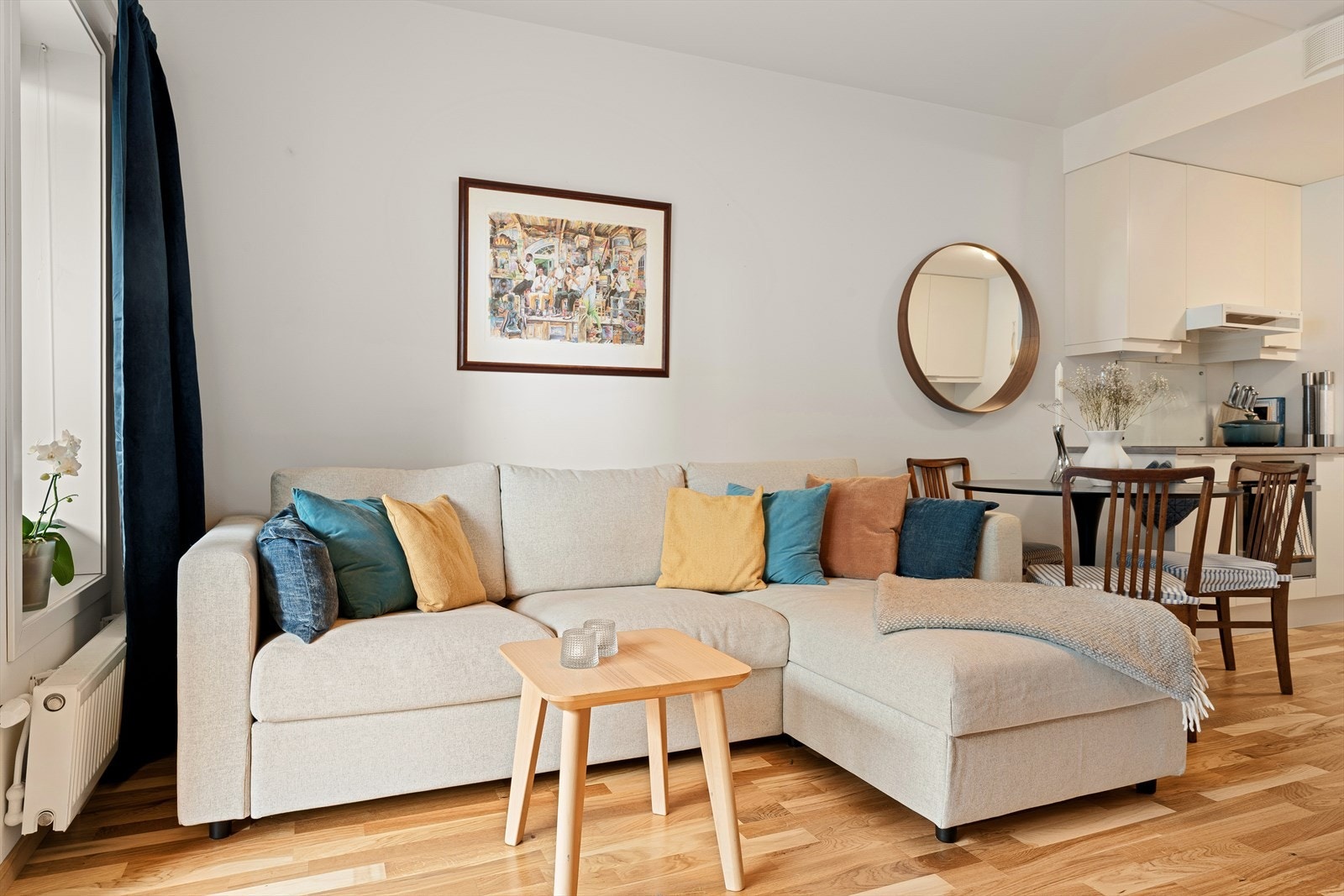 Oppvarming via radiator i stuen tilknyttet fjernvarme Galleribilde