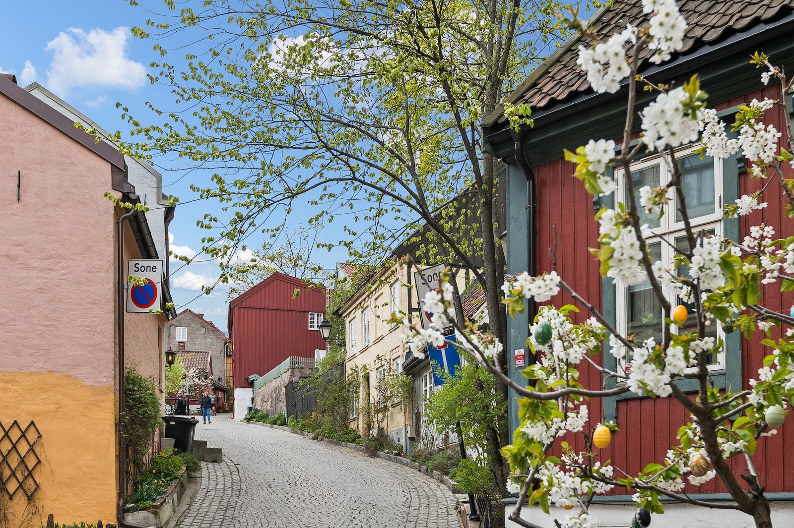 Det er flere fine gater i nærområdet, perfekt for søndagsturen. Her ser du Damstredet, en koselig brosteinsgate ikke langt fra leiligheten. Galleribilde