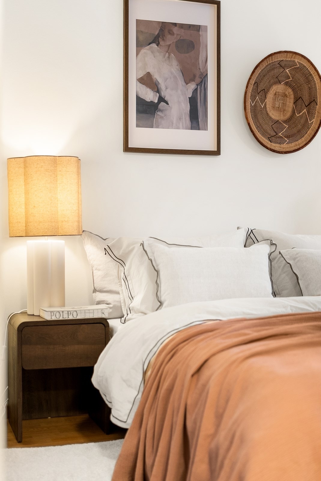 Hovedsoverommet er romslig, med to skyvedører og god møbleringsfrihet. Galleribilde