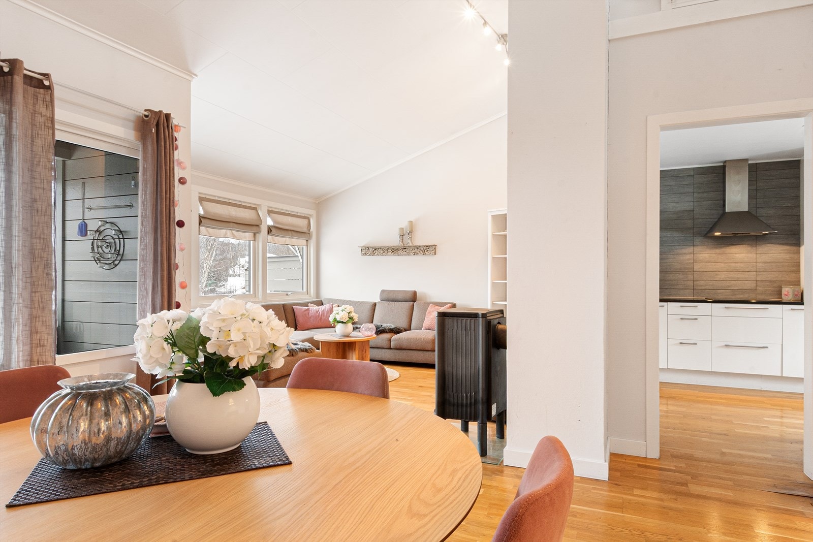 Stue med utgang balkong Galleribilde